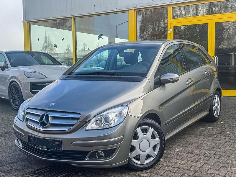Grau Gebraucht 2005 Mercedes B200 Sport Van / Kleinbus | 7.999 € (Teuer) - Bild 1/4