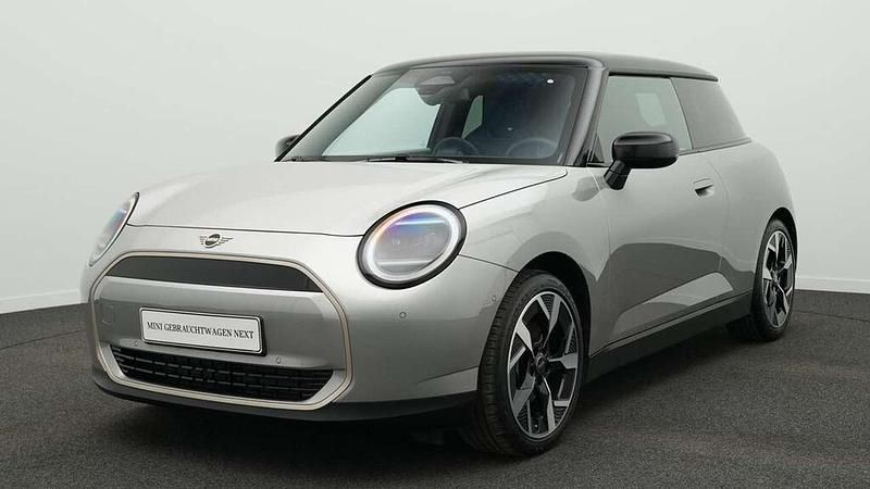 Gebraucht Mini Cooper Favoured 135 kW (184 PS) 2025 Grau Kleinwagen