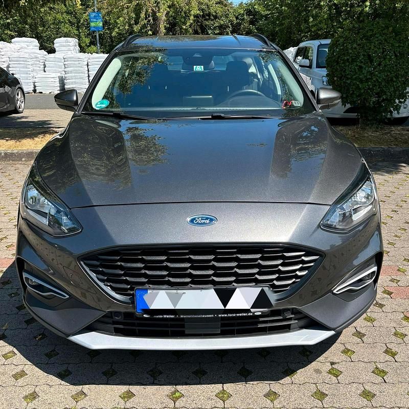 Grau Gebraucht 2019 Ford Focus Active Kombi | 8.500 € (Superpreis) - Bild 1/4