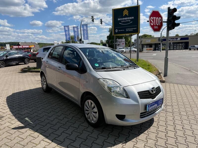 Silber Gebraucht 2009 Toyota Yaris Kleinwagen | 4.999 € - Bild 1/4