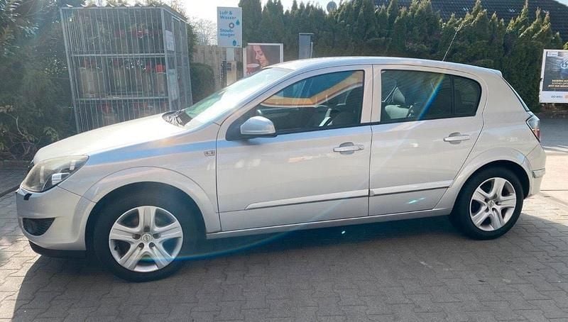 Gebraucht Opel Astra 90 PS (66 kW) 2008 Limousine