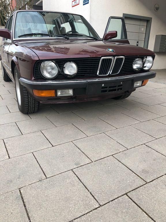 Rot Gebraucht 1983 BMW 528 Performance Limousine | 17.300 € - Bild 1/4