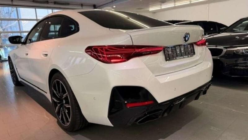 Gebraucht BMW 440 392 PS (288 kW) 2025 Mineralweiß metallic Coupé