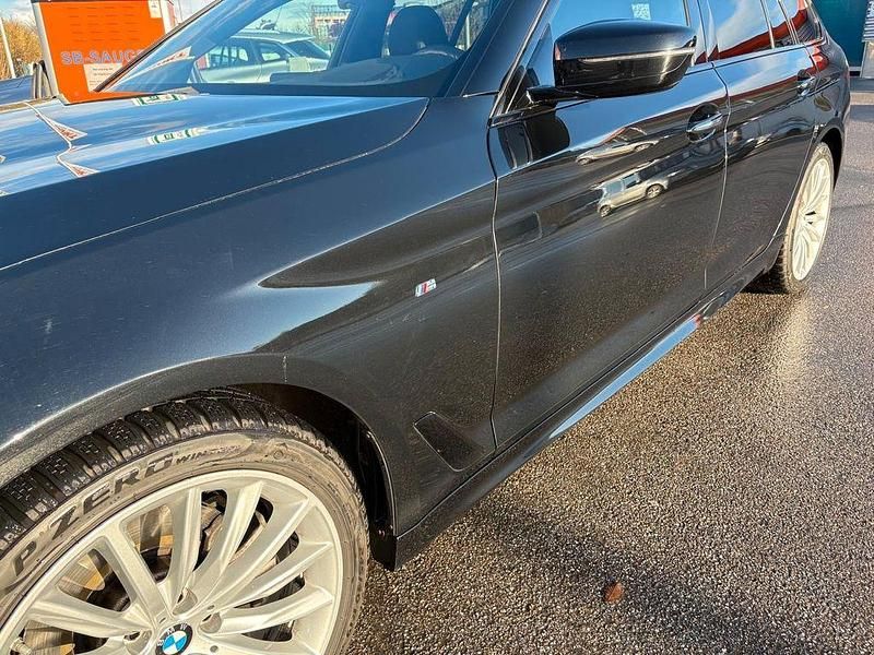 Gebraucht BMW 520 Shadowline 190 PS (139 kW) 2019 Schwarz Kombi