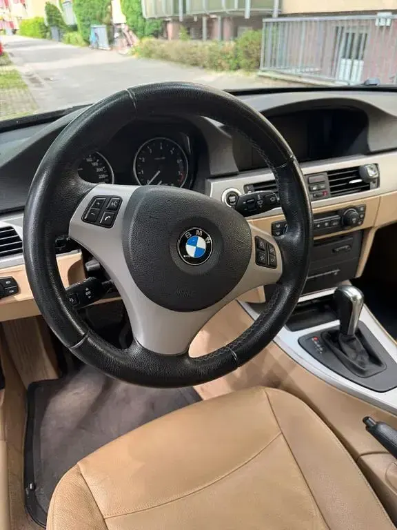 Gebraucht BMW 325 Basis 218 PS (160 kW) 2006 Blau Kombi
