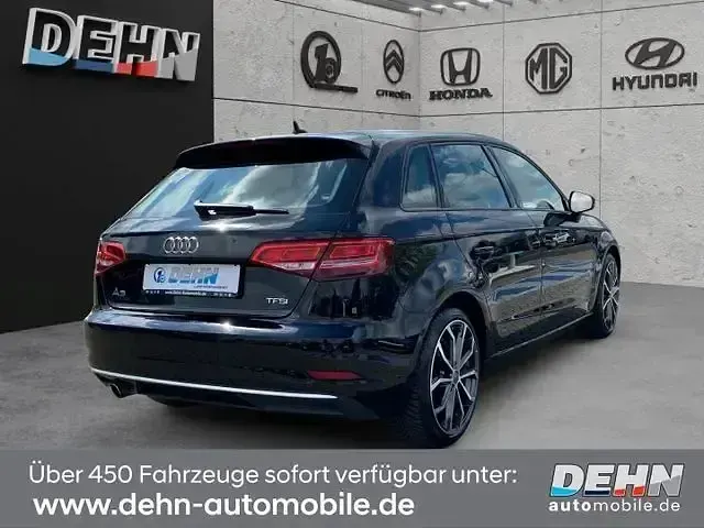 Gebraucht Audi A3 Sport 116 PS (85 kW) 2018 Schwarz Limousine