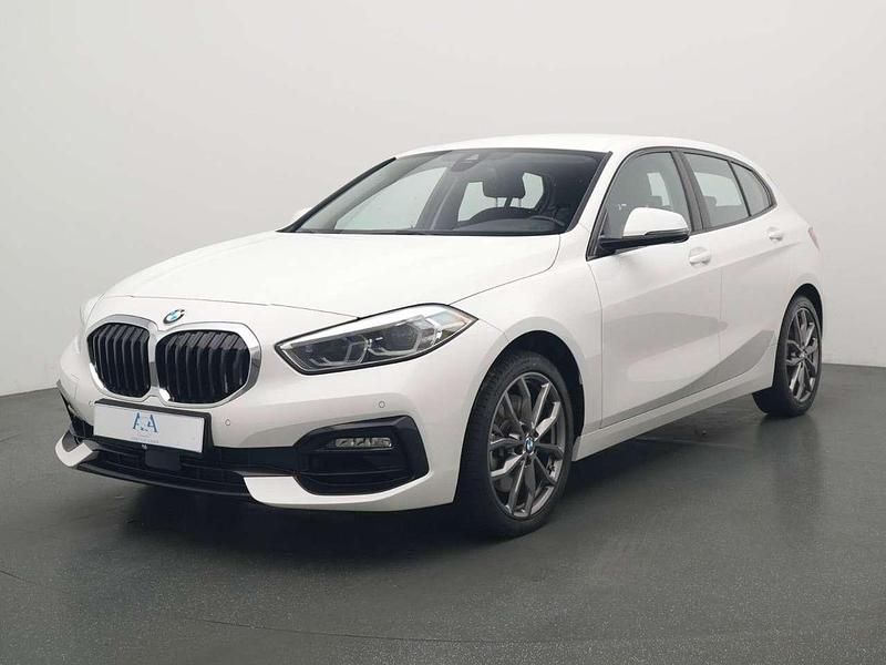 Weiß Gebraucht 2023 BMW 120 Sport Line Kleinwagen | 26.990 € (Fairer Preis) - Bild 1/3