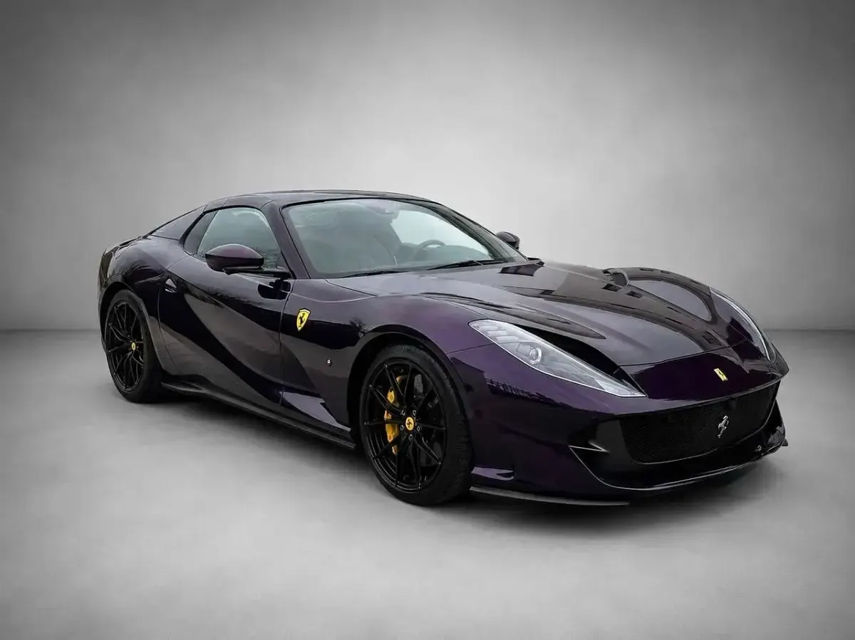 Gebraucht Ferrari 812 799 PS (587 kW) 2024 Violett Cabrio