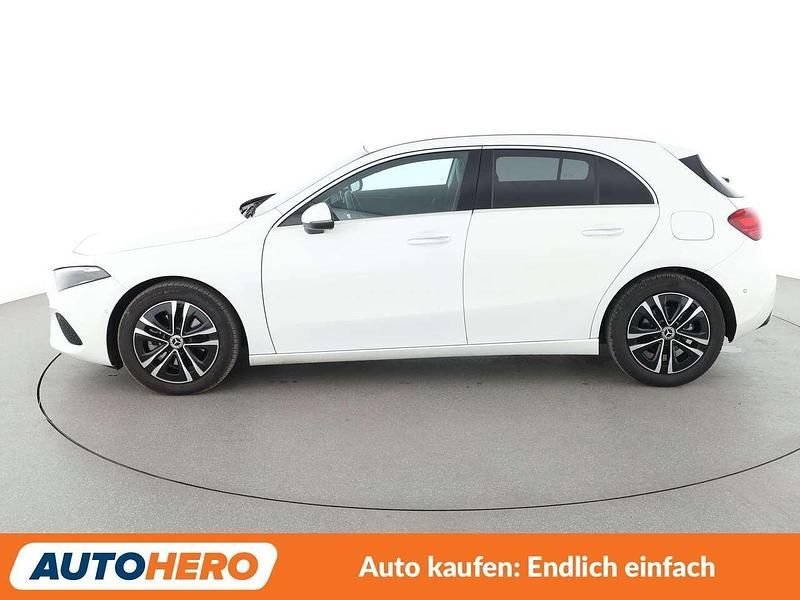 Gebraucht Mercedes A180 Progressive 136 PS (100 kW) 2023 Polarweiss Limousine