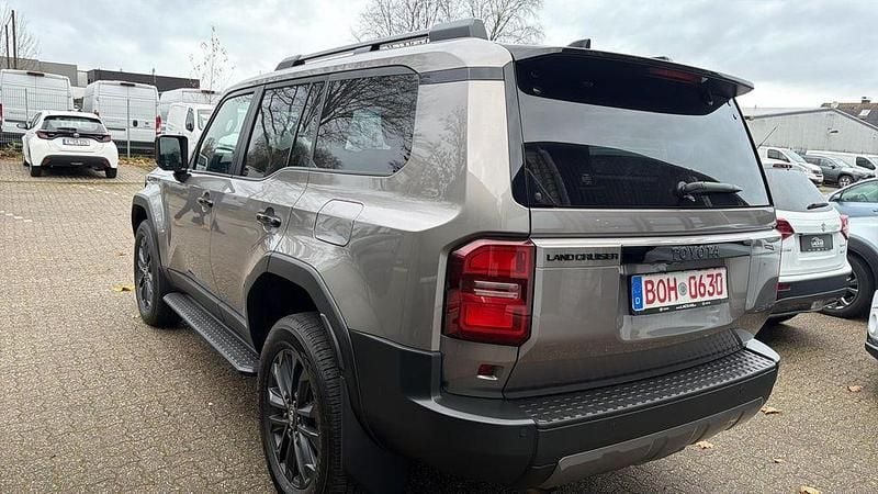 Gebraucht Toyota Land Cruiser TEC-Edition 204 PS (150 kW) 2024 Grau SUV