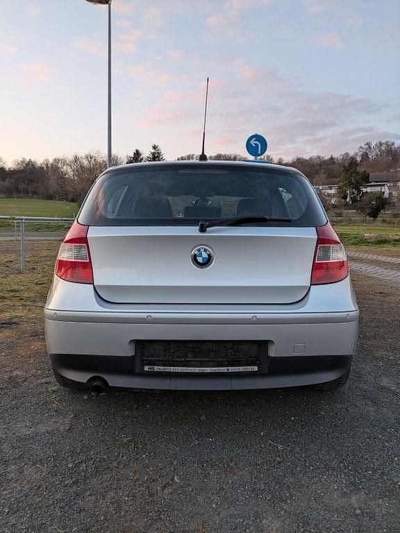 Gebraucht BMW 116 122 PS (89 kW) 2005 Schwarz Kleinwagen