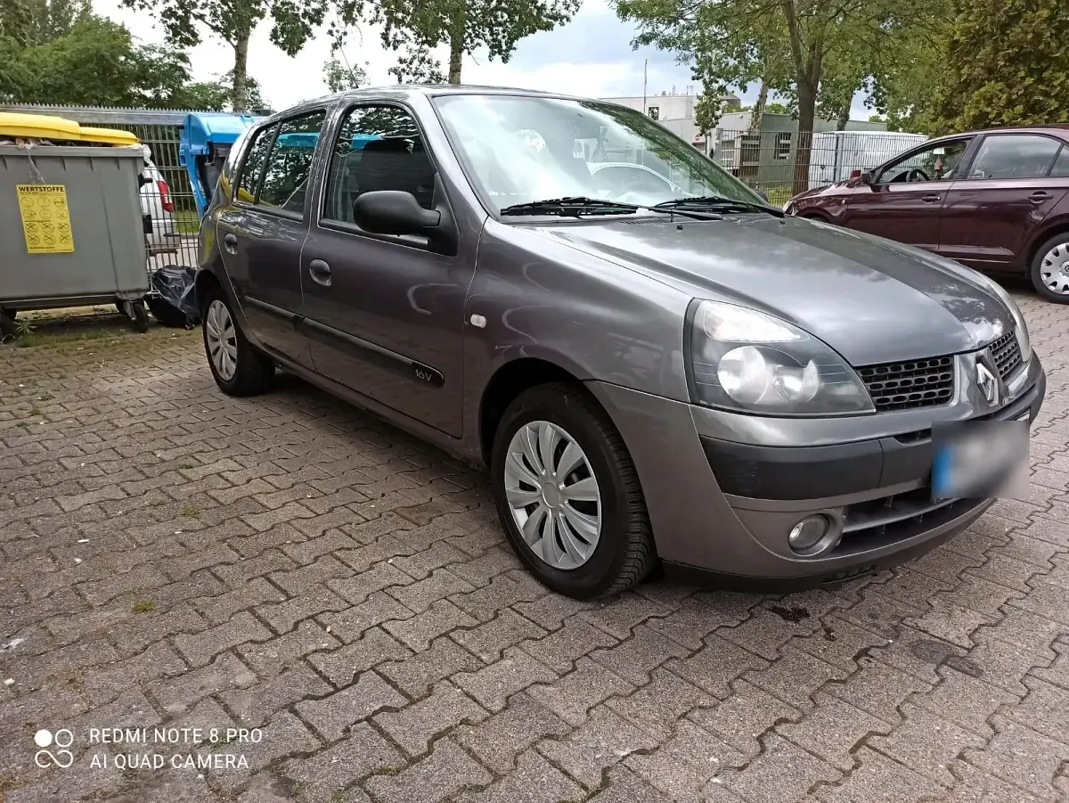 Używany Renault Clio II 75 KM (55 kW) 2002 Szary Hatchback