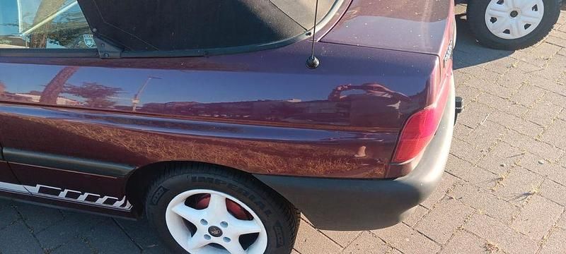 Gebraucht Ford Escort Cabriolet 90 PS (66 kW) 1996 Rot Cabrio