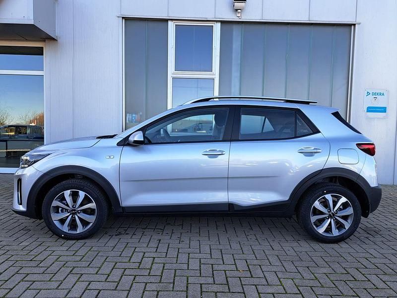Neu Kia Stonic 101 PS (74 kW) 2025 Silber SUV