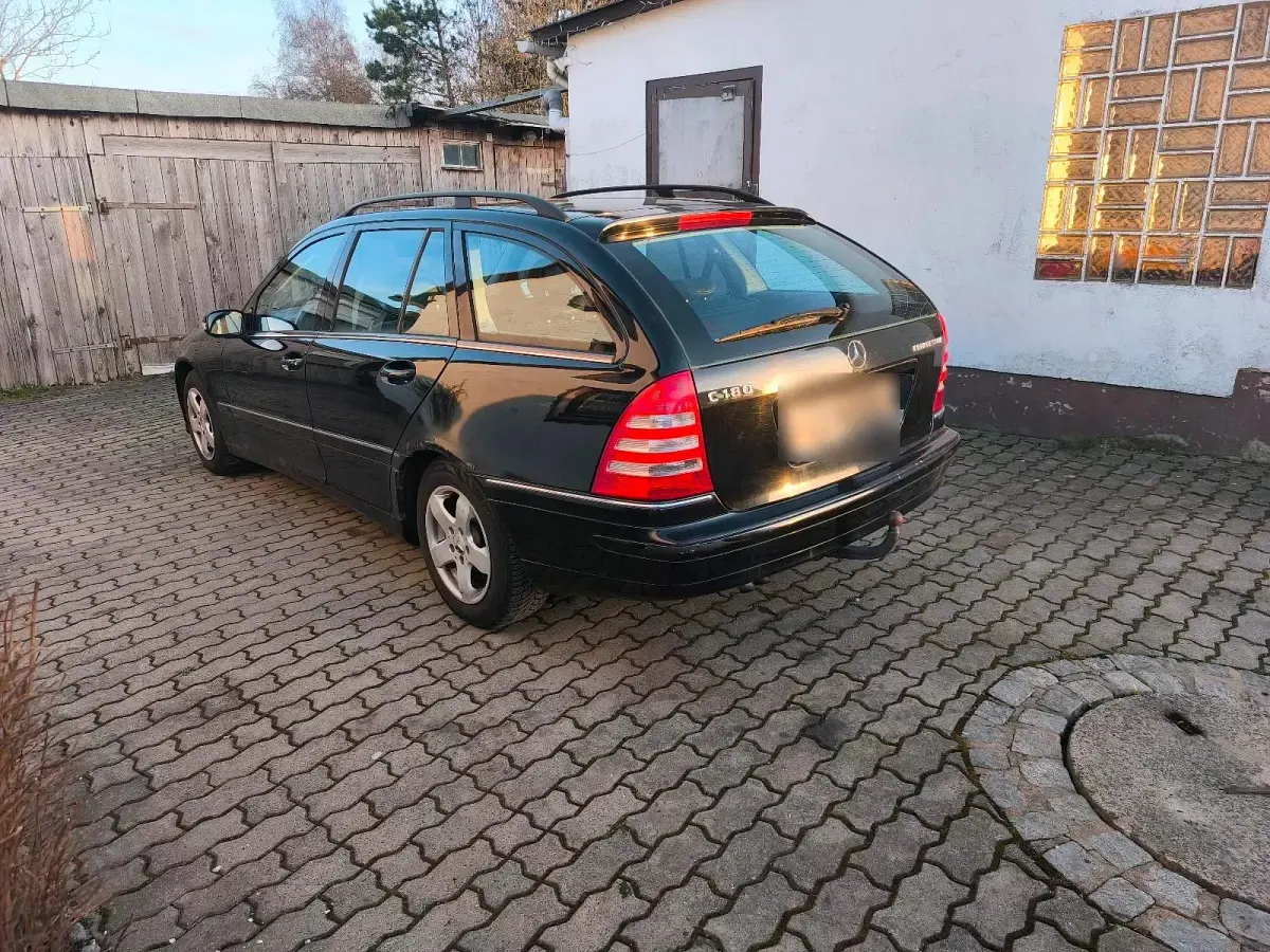 Gebraucht Mercedes C180 143 PS (105 kW) 2005 Schwarz Kombi