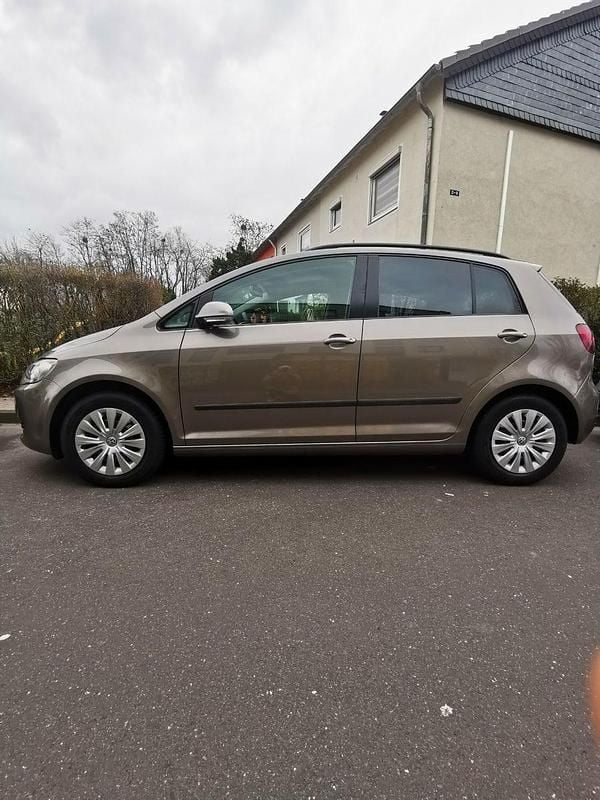 Gebraucht VW Golf Plus Cross Comfortline 105 PS (77 kW) 2012 Braun Van / Kleinbus