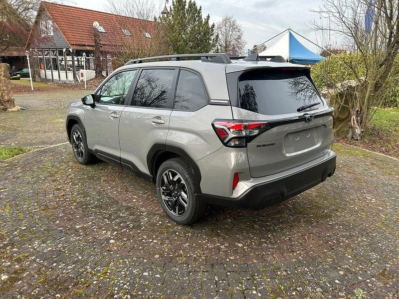 Neu Subaru Forester Active 136 PS (100 kW) 2026 Grau SUV