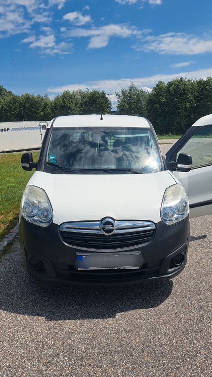 Weiß Gebraucht 2013 Opel Combo Edition Van / Kleinbus | 7.290 € (Fairer Preis) - Bild 1/4