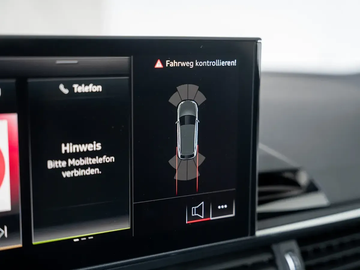 Używany Audi S4 Design 341 KM (250 kW) 2024 Biały Kombi