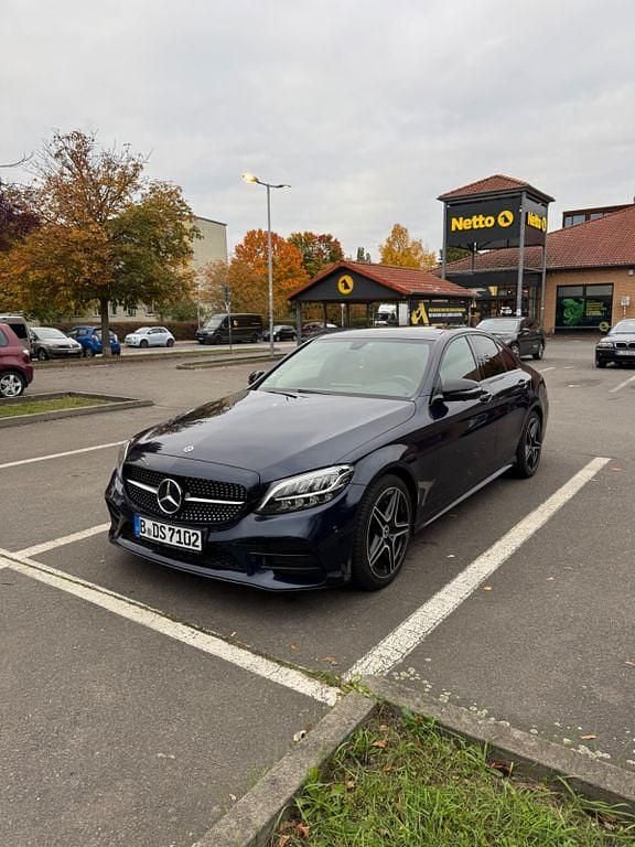 Schwarz Gebraucht 2018 Mercedes C160 Coupé | 22.999 € (Teuer) - Bild 1/4