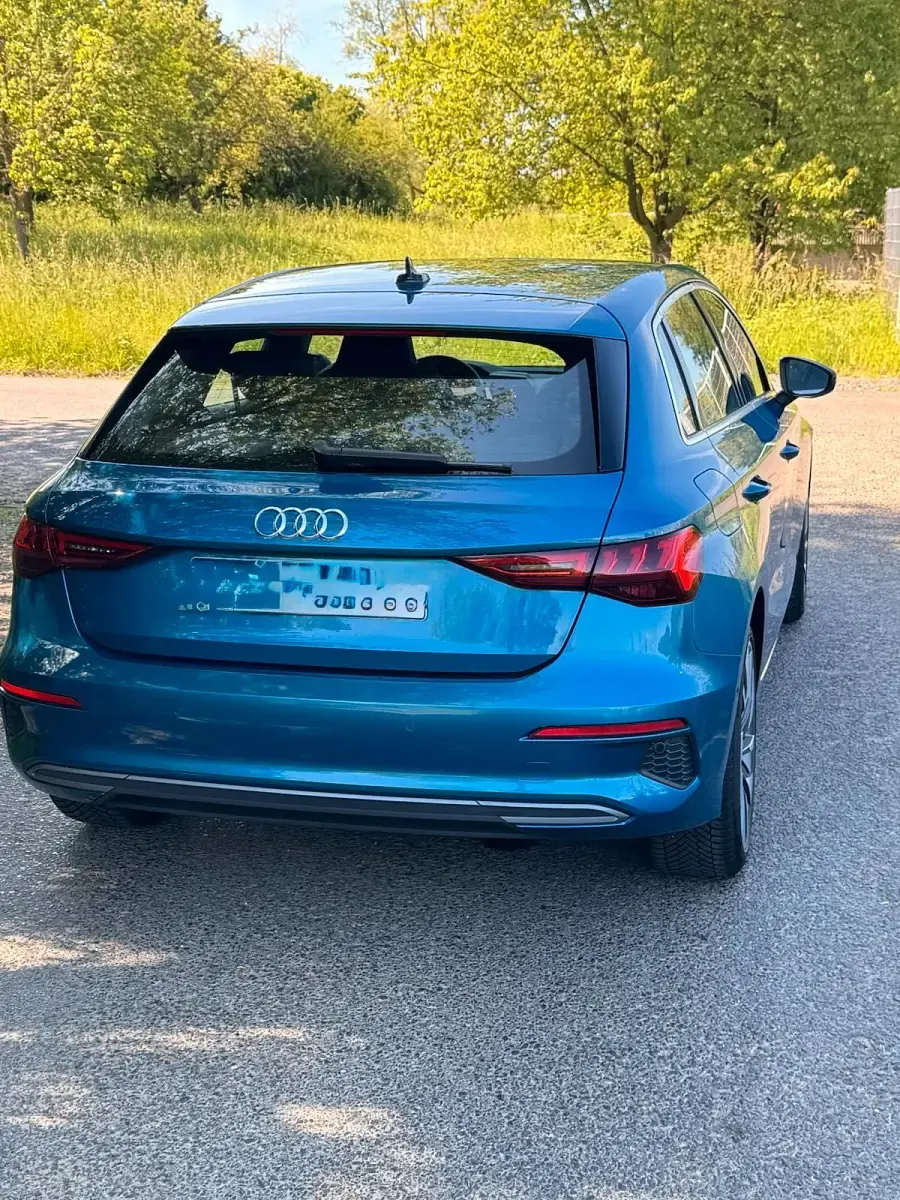Gebraucht Audi A3 Edition .1 150 PS (110 kW) 2020 Blau Limousine