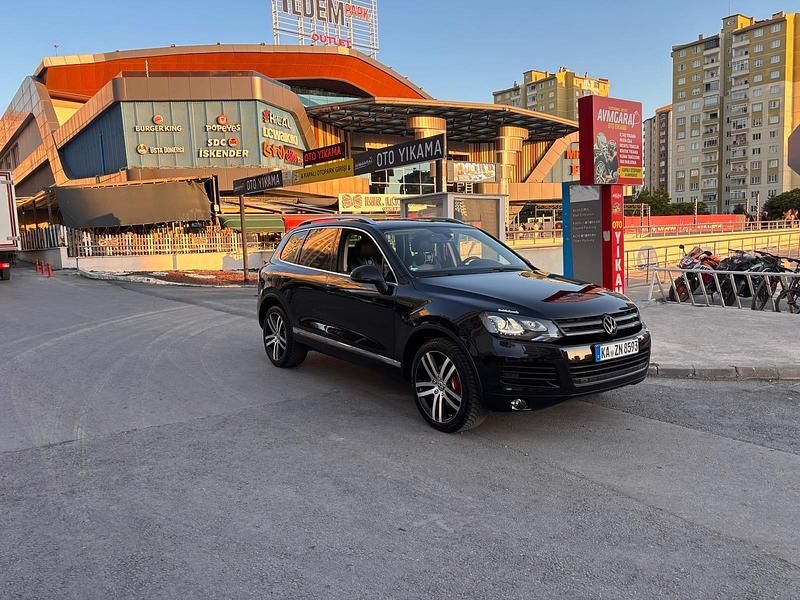 Schwarz Gebraucht 2012 VW Touareg R-line SUV | 18.000 € (Fairer Preis) - Bild 1/4