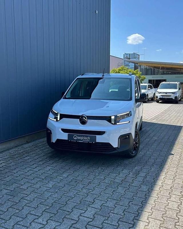 Weiß Gebraucht 2025 Citroën e-Berlingo Van / Kleinbus | 39.990 € - Bild 1/4