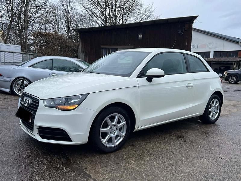 Gebraucht Audi A1 86 PS (63 kW) 2011 Weiß Kleinwagen
