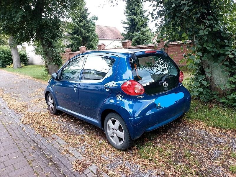 Blau Gebraucht 2007 Toyota Aygo Kleinwagen | 1.250 € (Superpreis) - Bild 1/4