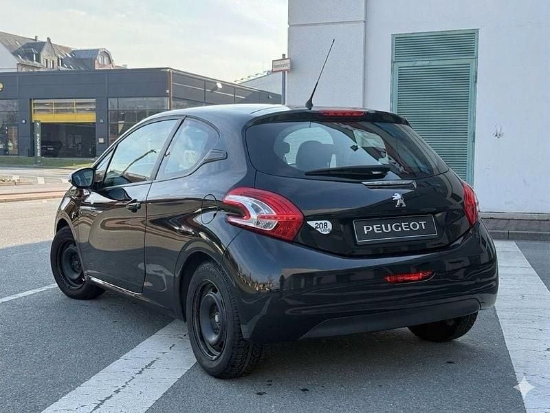 Gebraucht Peugeot 208 68 PS (50 kW) 2015 Kleinwagen