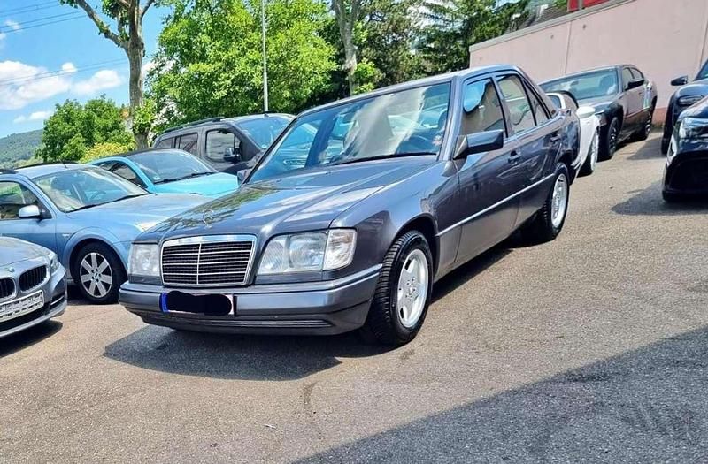 Second-hand Mercedes E280 193 CP (141 kW) 1994 Gri Berlinǎ