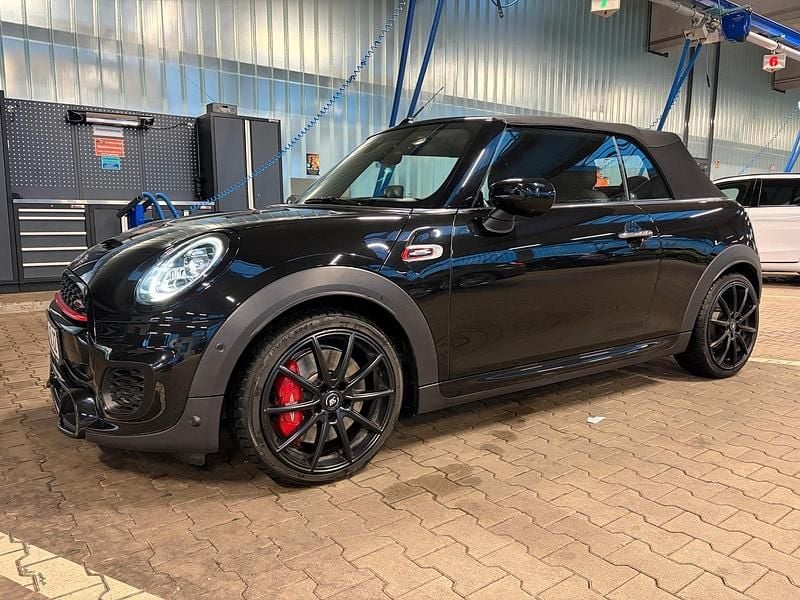 Schwarz Gebraucht 2020 Mini John Cooper Works Cabriolet Cabrio | 28.900 € (Fairer Preis) - Bild 1/4