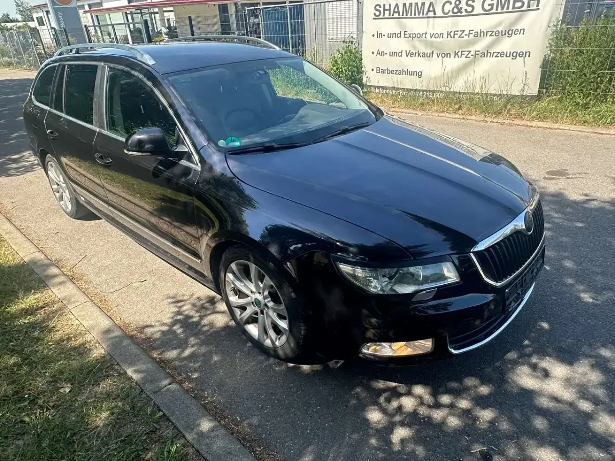 Gebraucht Skoda Superb Elegance 170 PS (125 kW) 2012 Schwarzmagic perleffekt Kombi