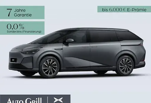 Neu XPENG X9 AWD Performance 369 kW (503 PS) 2026 Grau matte gray Van / Kleinbus