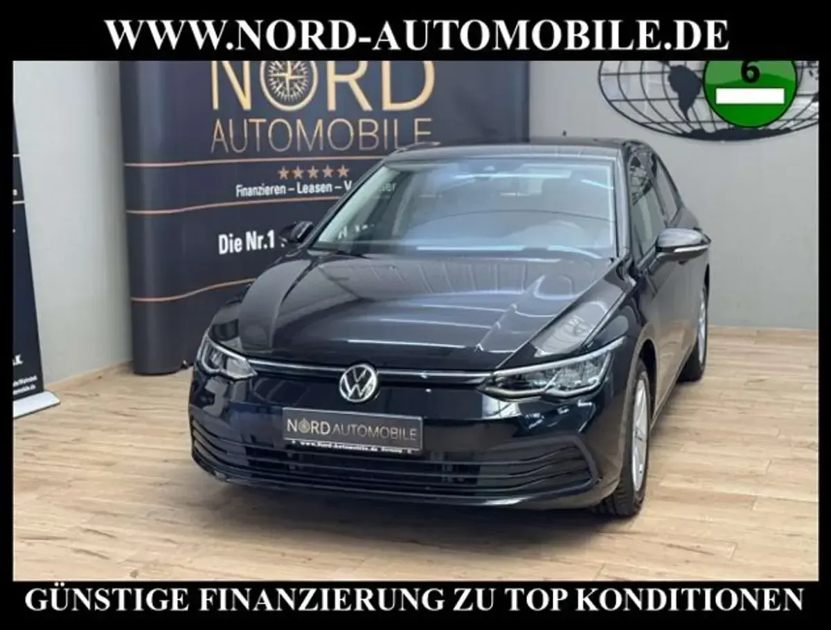 Gebraucht VW Golf VIII Life 150 PS (110 kW) 2022 Deep black perleffek (metallic) Limousine