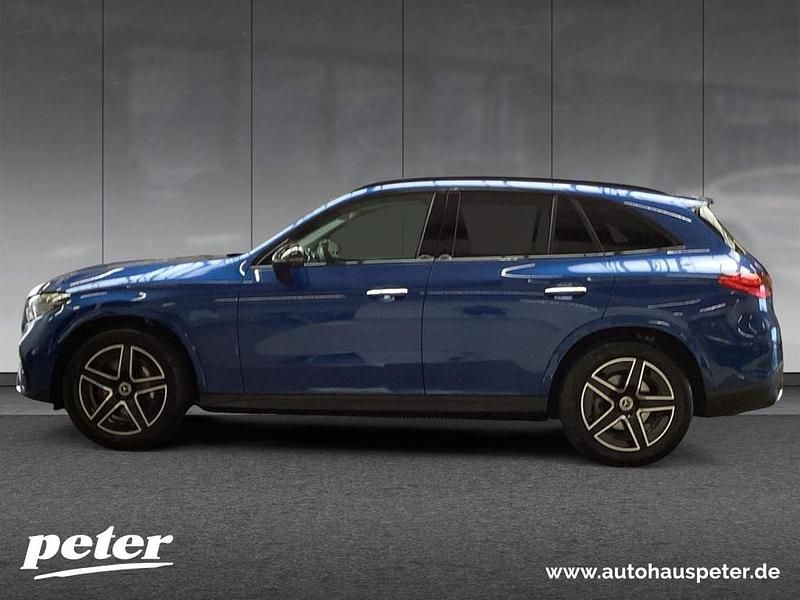 Spektralblau Gebraucht 2024 Mercedes GLC300 AMG SUV | 65.810 € (Fairer Preis) - Bild 1/4