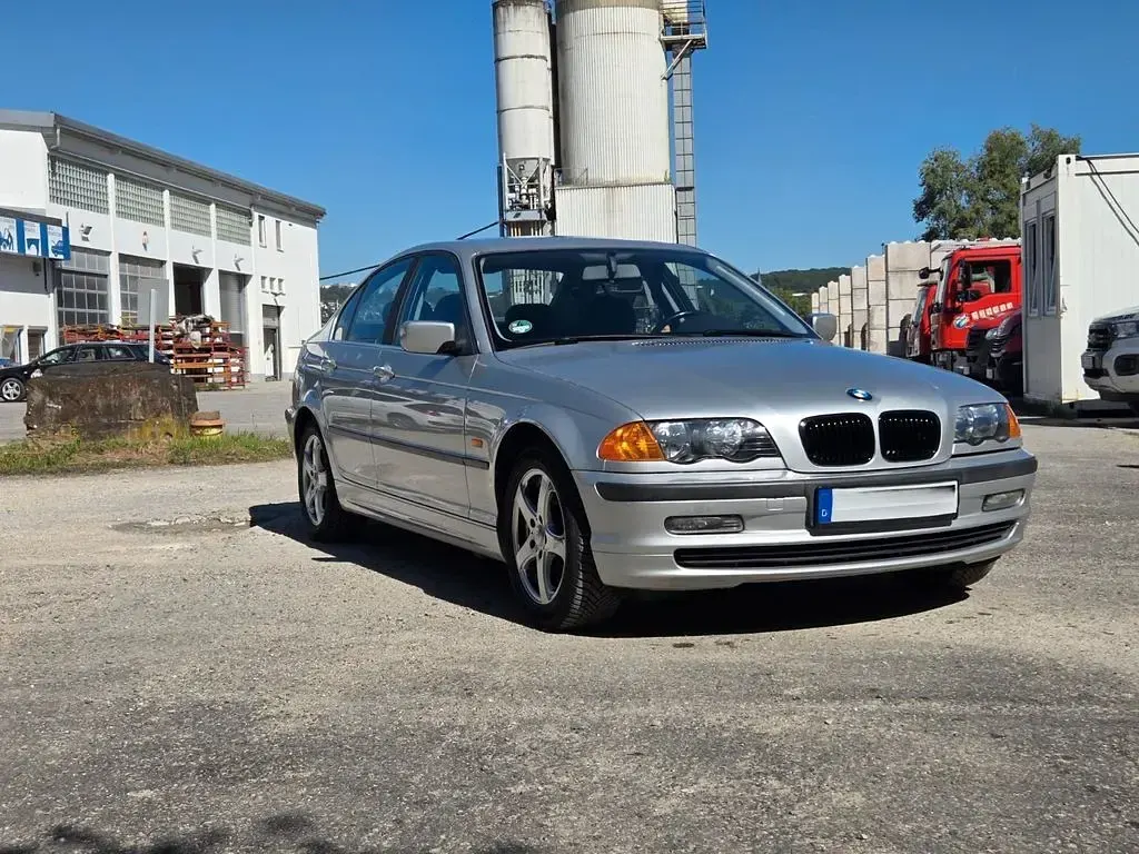 Używany BMW 325 192 KM (141 kW) 2000 Srebrny Sedan/Limuzyna