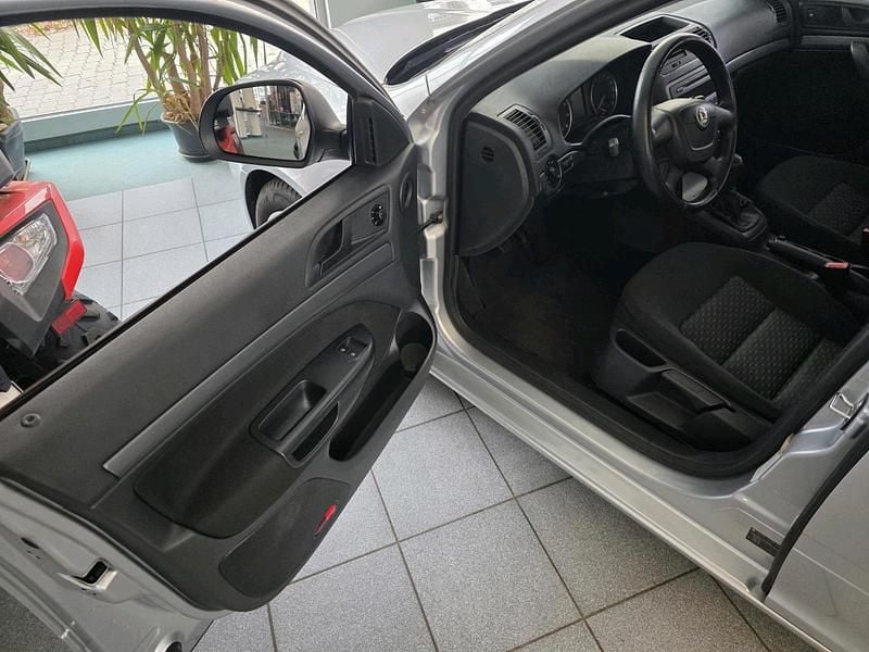 Gebraucht Skoda Octavia 105 PS (77 kW) 2012 Silber Kombi