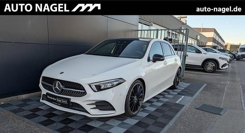 Weiß Gebraucht 2018 Mercedes A180 AMG line Limousine | 21.900 € (Etwas zu teuer) - Bild 1/4