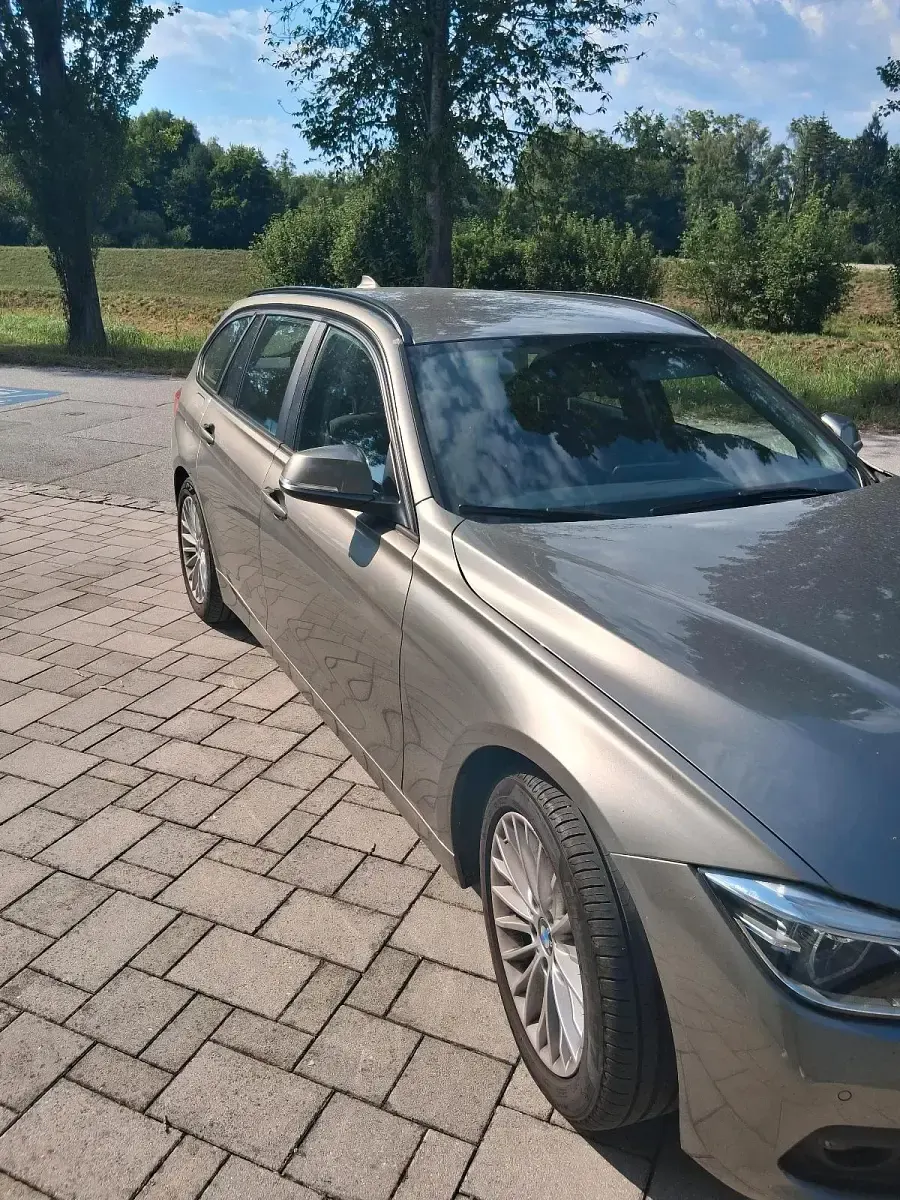 Gebraucht BMW 318 136 PS (100 kW) 2018 Silber Kombi
