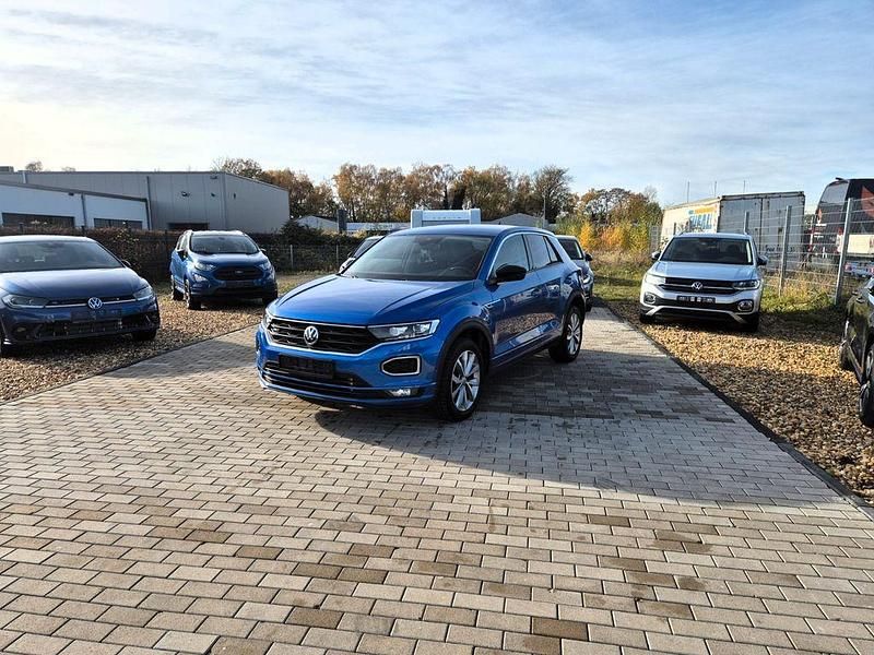 Ravenna blue met. Gebraucht 2020 VW T-Roc R-line SUV | 19.999 € (Guter Preis) - Bild 1/4