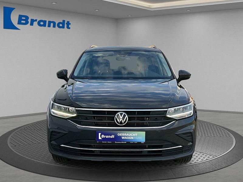 Gebraucht VW Tiguan Active 150 PS (110 kW) 2021 Grau SUV