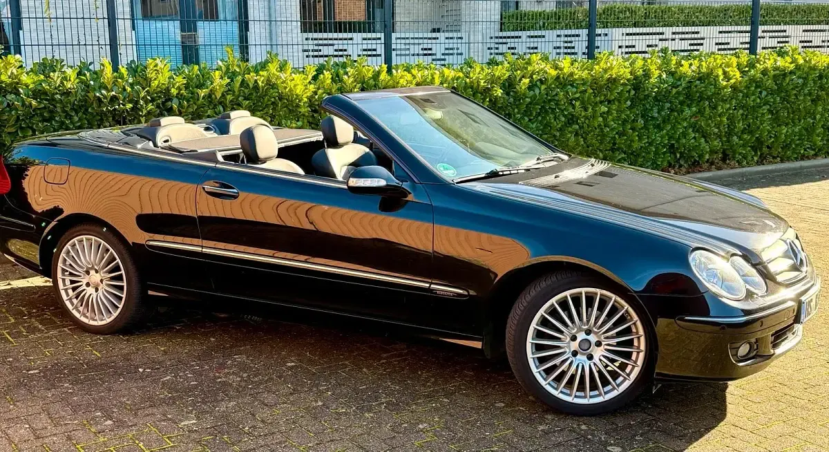 Gebraucht Mercedes CLK200 Elegance 163 PS (119 kW) 2007 Schwarz Cabrio