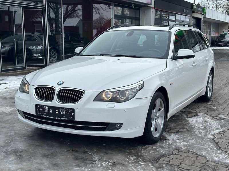Gebraucht BMW 530 Advantage 235 PS (172 kW) 2009 Weiß Kombi