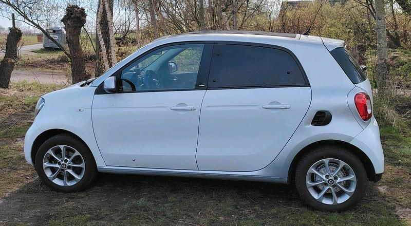 Second-hand Smart ForFour 70 CP (51 kW) 2017 Alb Hatchback