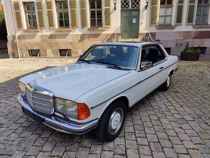 Gebraucht Mercedes 280 185 PS (136 kW) 1982 Weiß Coupé