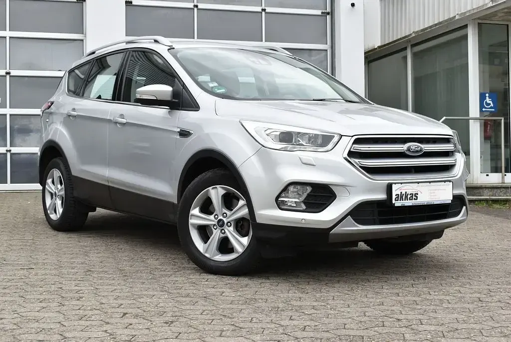Używany Ford Kuga Titanium 182 KM (133 kW) 2018 Srebrny SUV