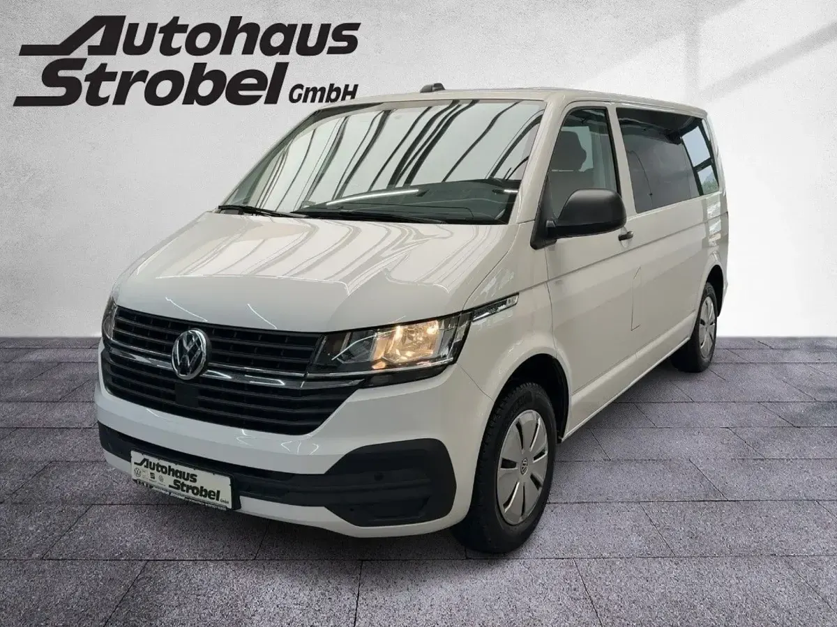 Gebraucht VW Multivan Family 150 PS (110 kW) 2021 Candyweiß Van / Kleinbus