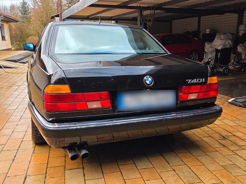 Gebraucht BMW 740 286 PS (210 kW) 1992 Schwarz Limousine