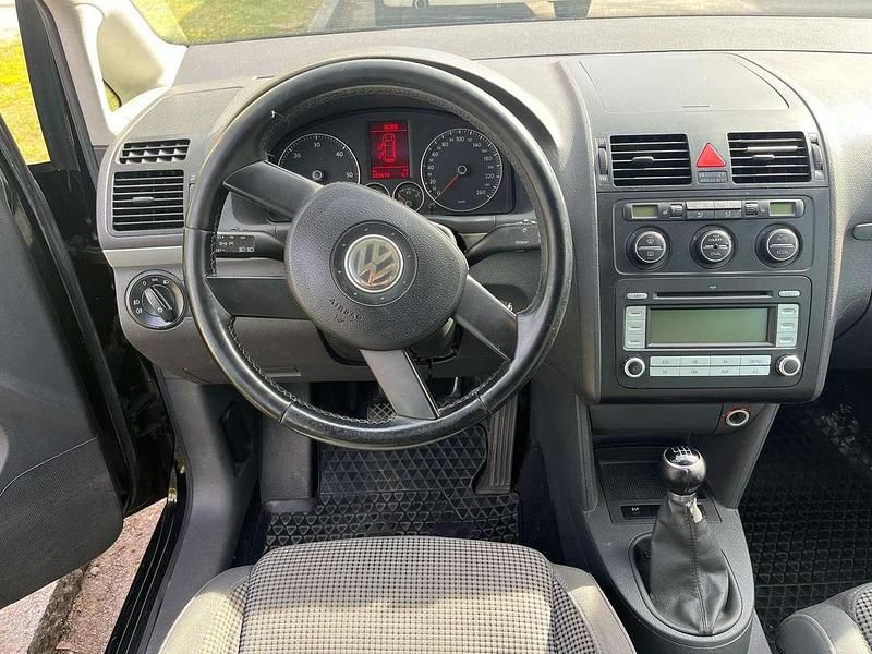 Schwarz Gebraucht 2006 VW Touran Van / Kleinbus | 2.199 € (Fairer Preis) - Bild 1/4